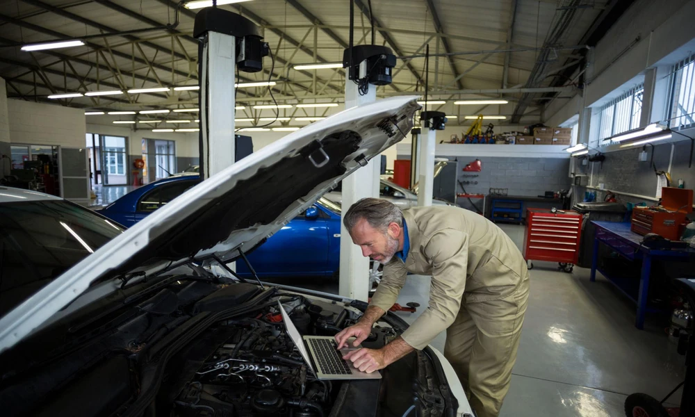 6 Mercedes-Benz Warning Signs That Should Prompt a Professional Inspection